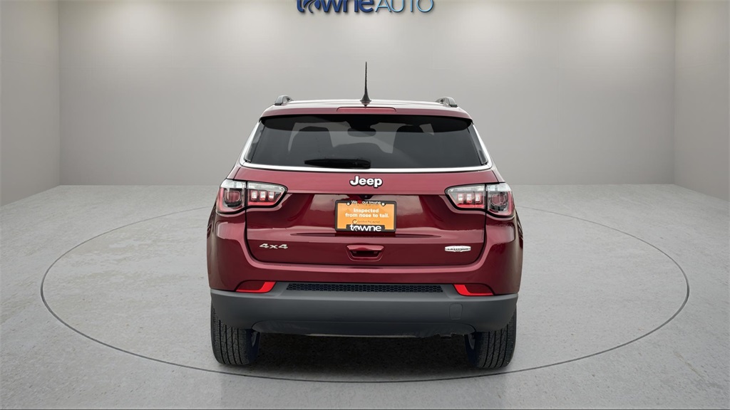 2022 Jeep Compass Latitude photo 2