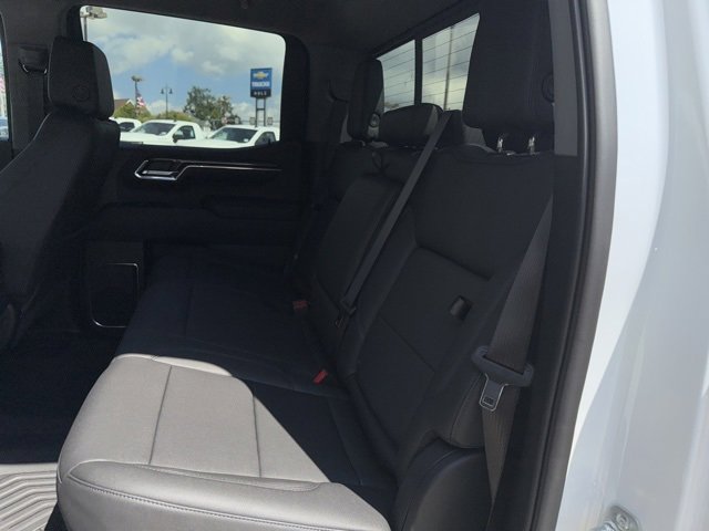 2025 Chevrolet Silverado 1500 LT photo 9