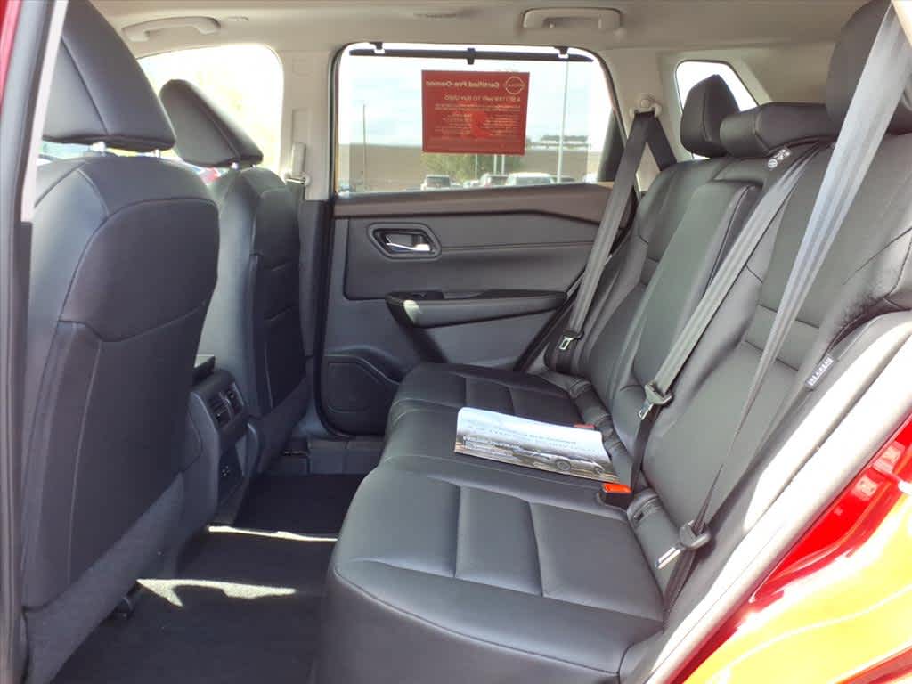 2023 Nissan Rogue SV photo 13