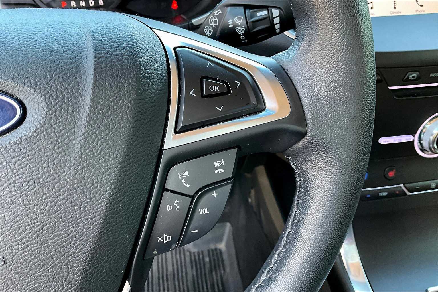 2019 Ford Edge Titanium photo 21