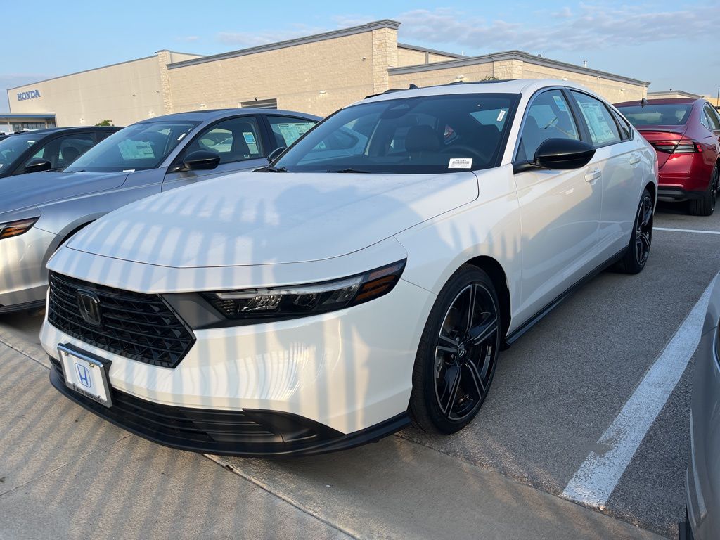 2025 Honda Accord Hybrid Sport's photo