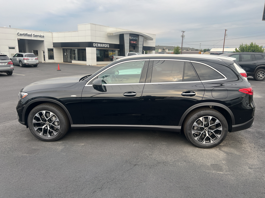 2025 Mercedes-Benz GLC Base's photo