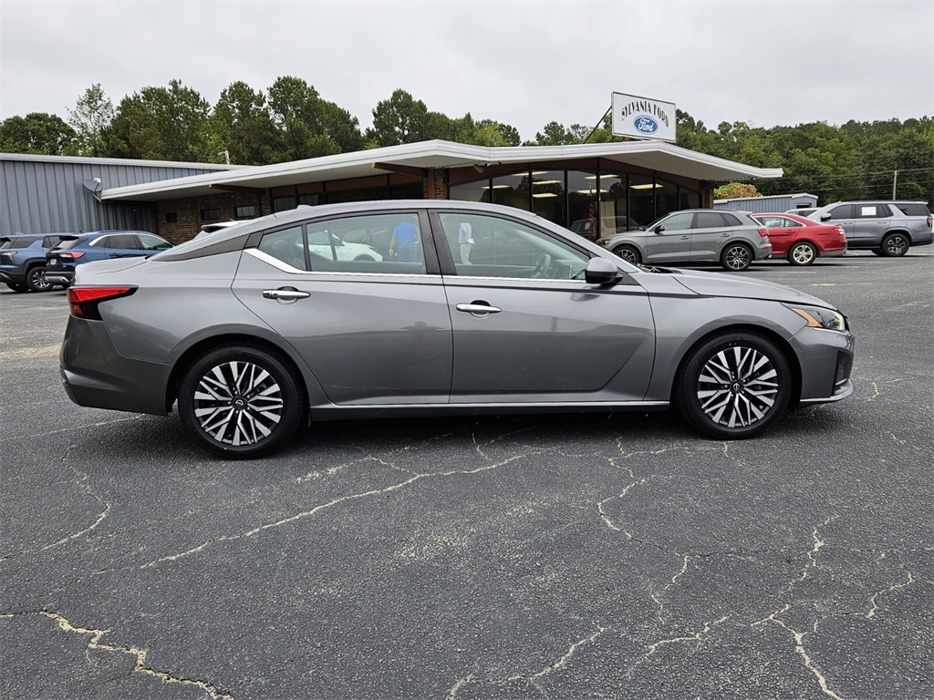 2023 Nissan Altima 2.5 SV photo 14