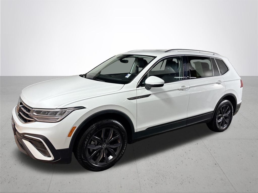 2024 Volkswagen Tiguan SE Wolfsburg Edition photo 2