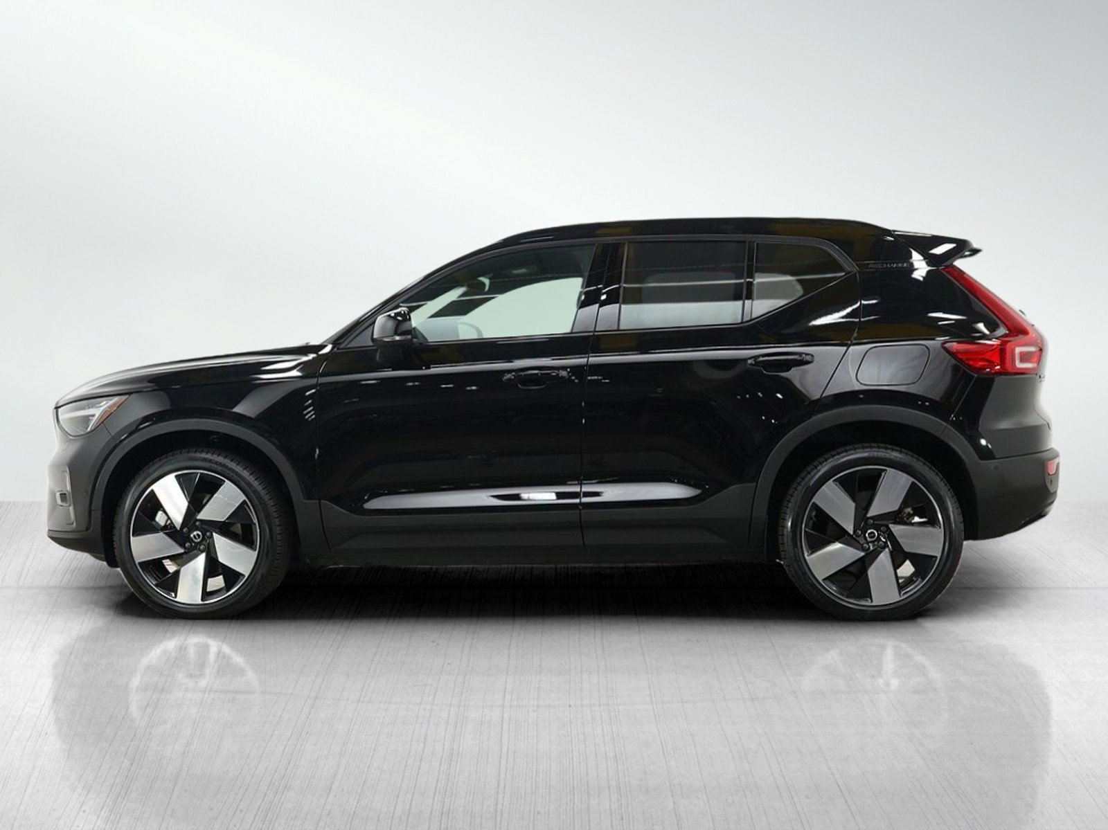 Used 2023 Volvo XC40 Ultimate with VIN YV4ED3UM3P2113848 for sale in Hopkins, Minnesota