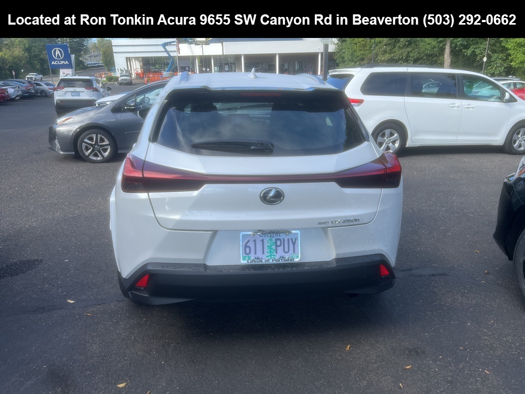 2023 Lexus UX 250h Premium photo 5