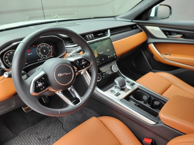 2024 Jaguar XF R-Dynamic SE photo 25