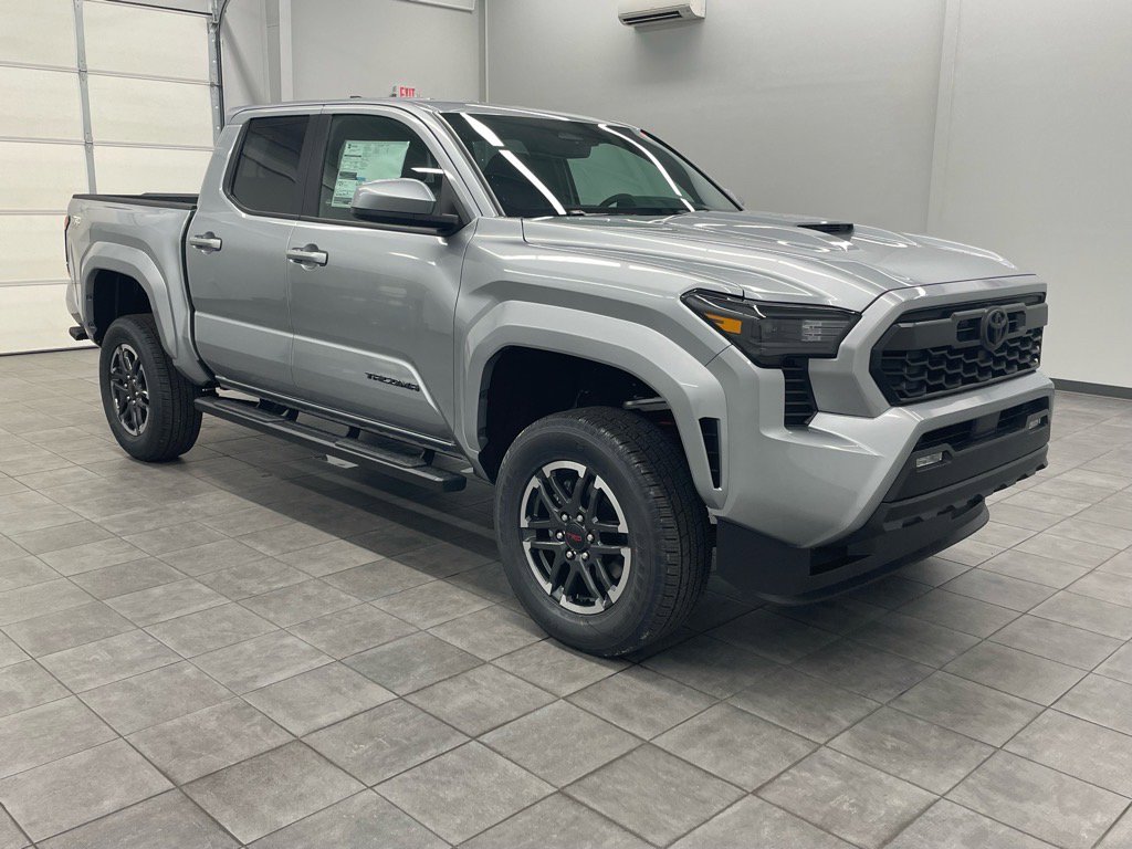 2024 Toyota Tacoma SR Double Cab photo 7