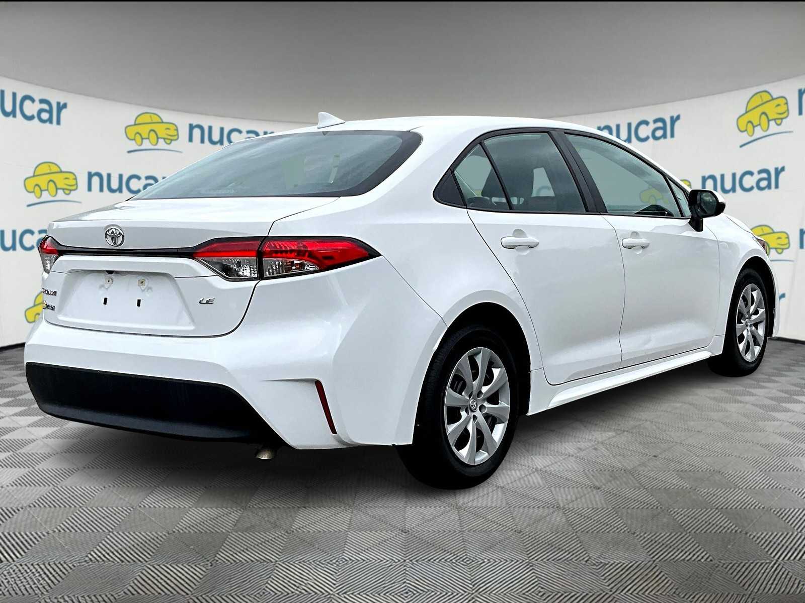 2023 Toyota Corolla LE photo 6