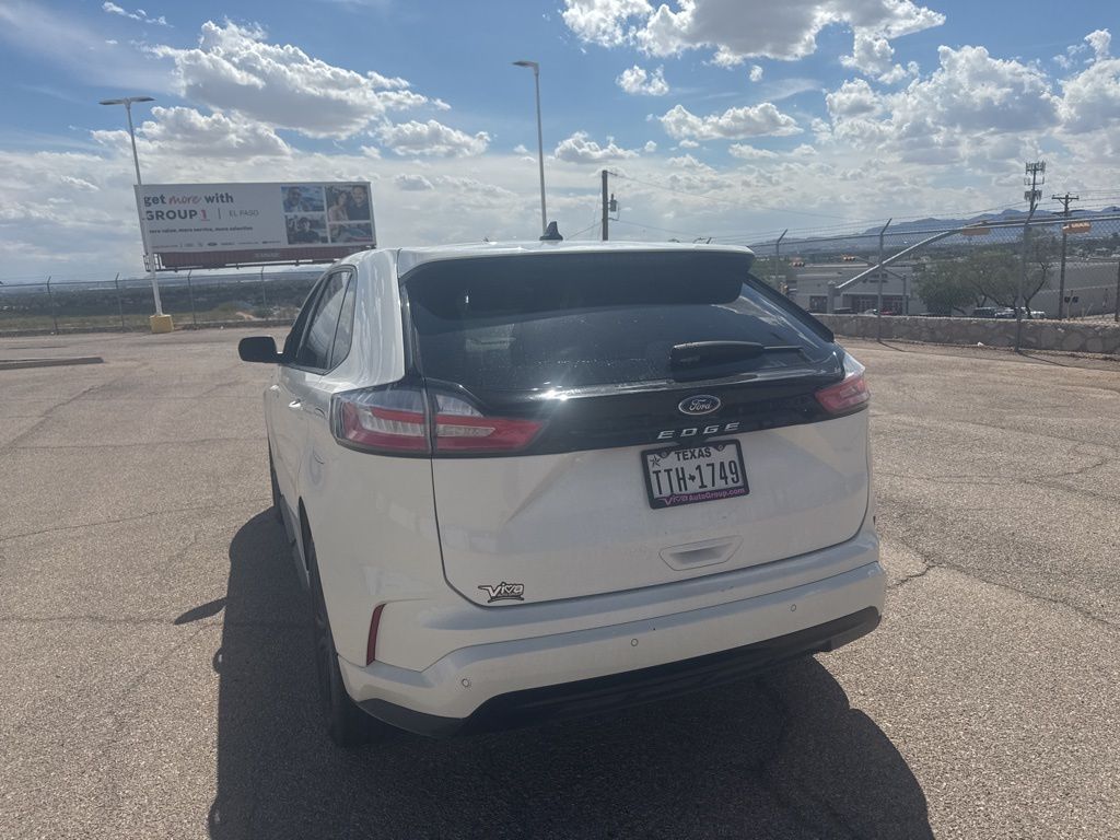2023 Ford Edge ST photo 10