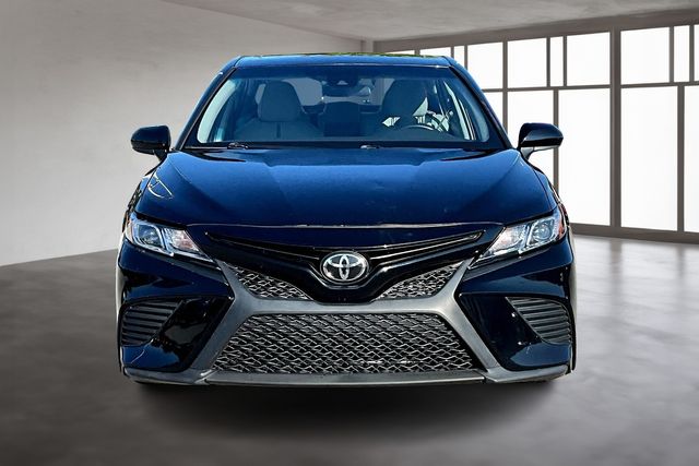 2020 Toyota Camry SE photo 4