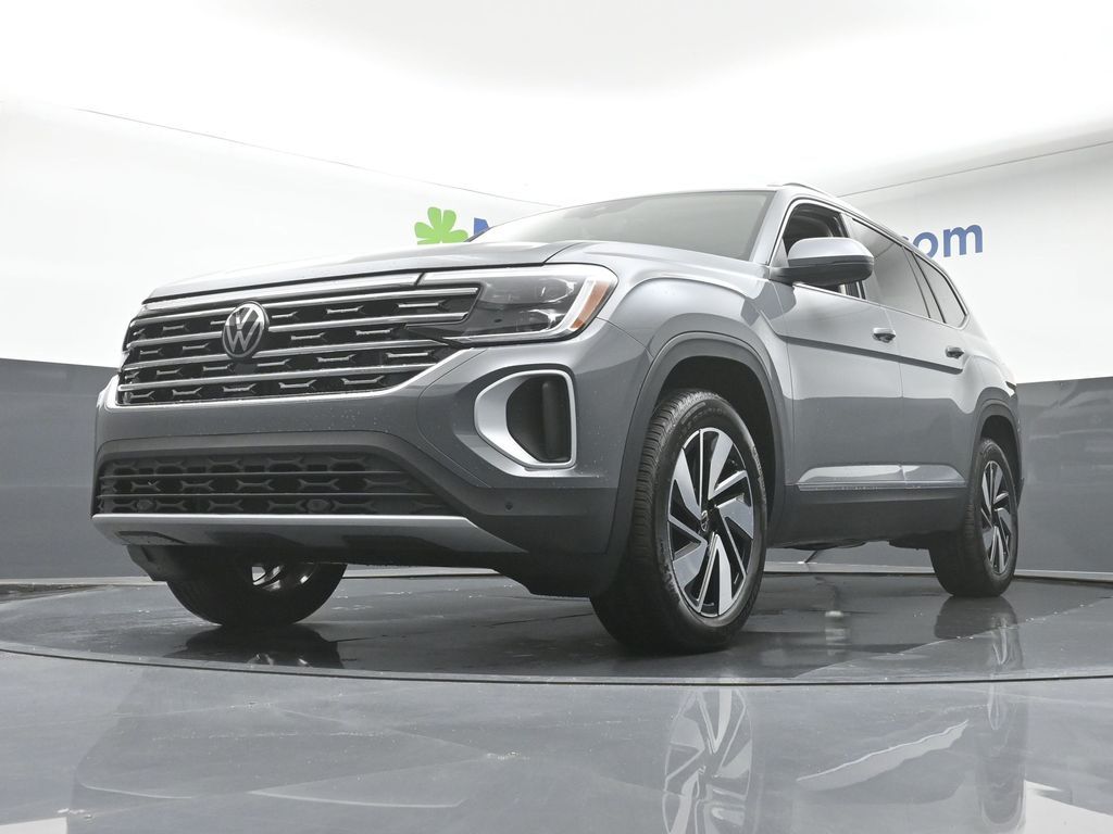 2025 Volkswagen Atlas SEL photo 3
