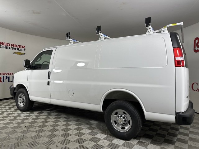 2025 Chevrolet Express Cargo 2500 photo 4