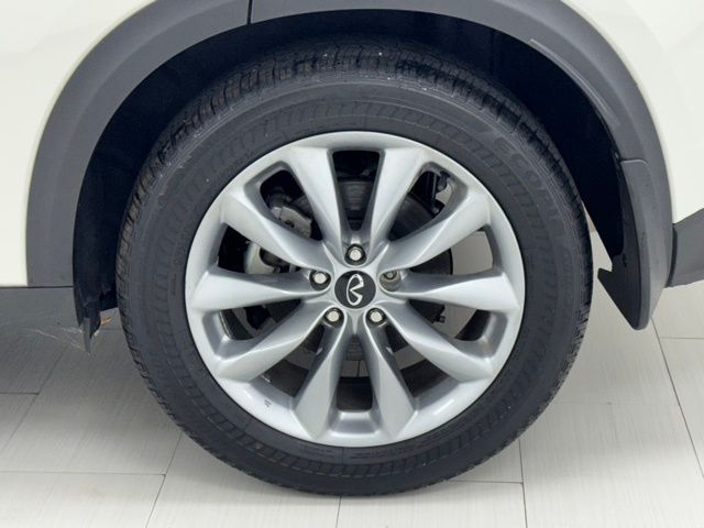 2022 Infiniti QX50 Luxe photo 4