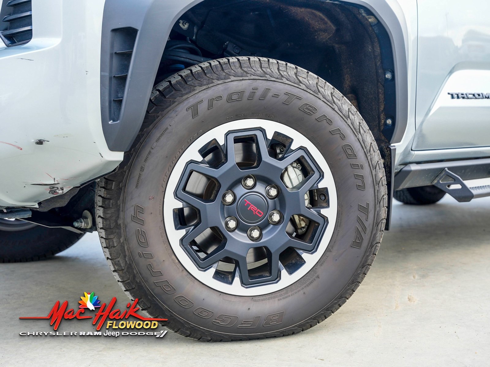2024 Toyota Tacoma TRD Off-Road photo 2