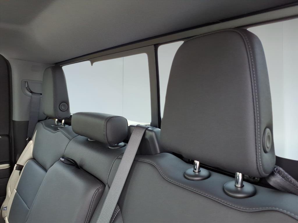 2025 Chevrolet Silverado 2500HD LT photo 11