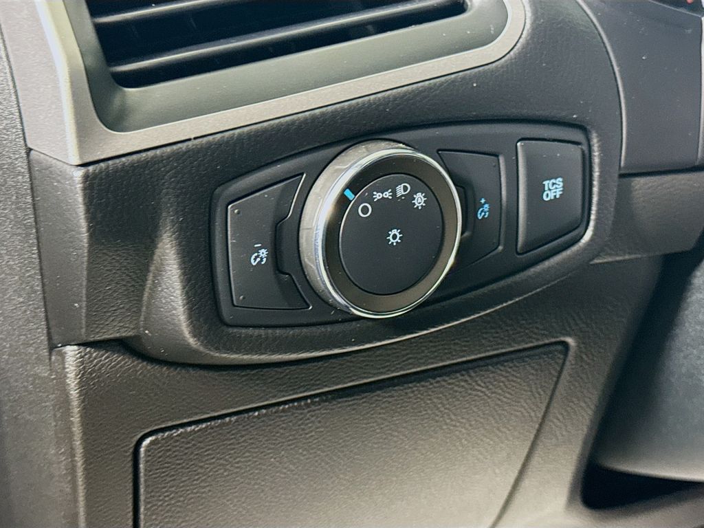 2022 Ford Edge SEL photo 10