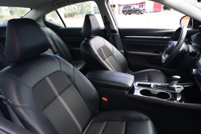 2023 Nissan Altima 2.5 SR photo 18
