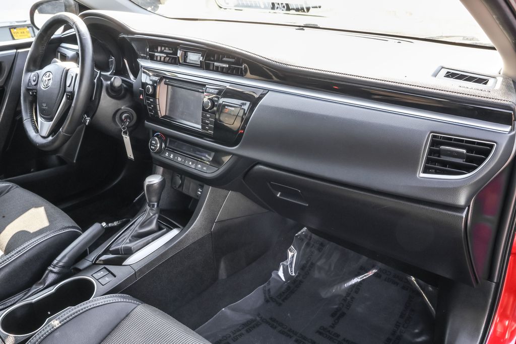 2015 Toyota Corolla L photo 30