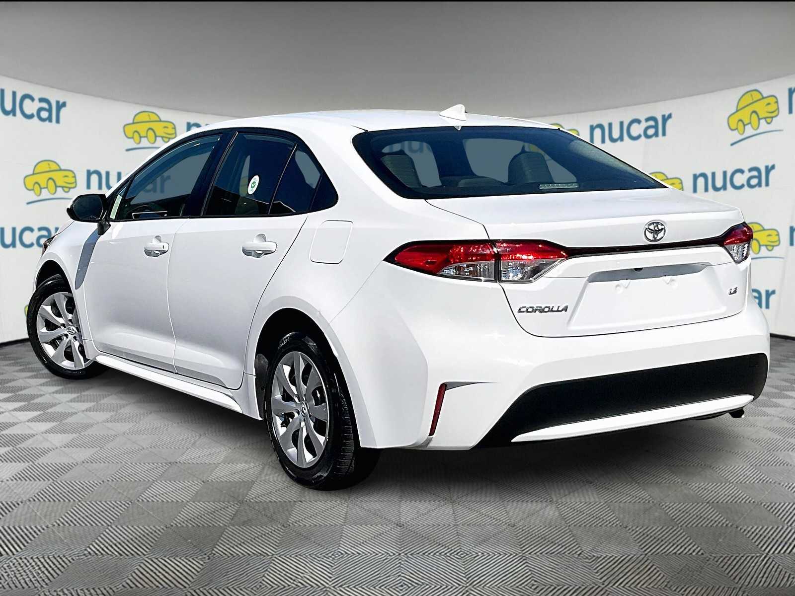 2022 Toyota Corolla LE photo 4
