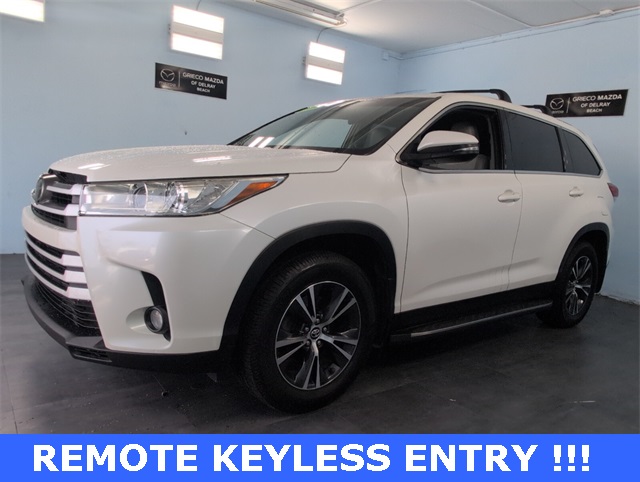 2019 Toyota Highlander LE Plus photo 2