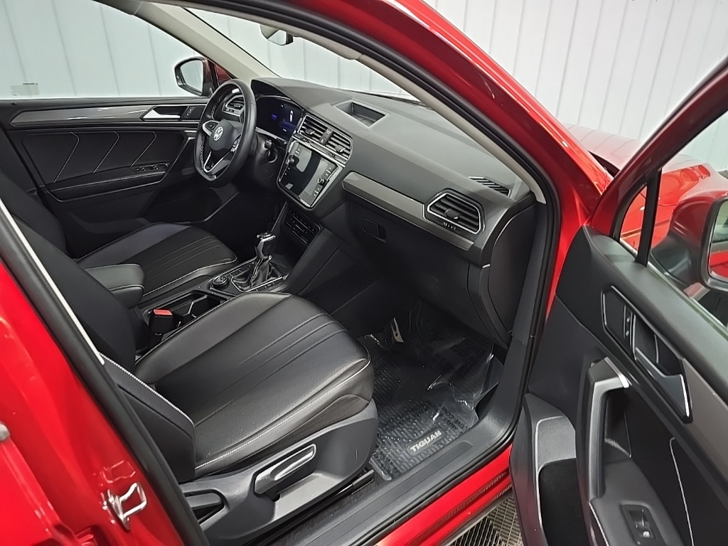2022 Volkswagen Tiguan SE photo 15