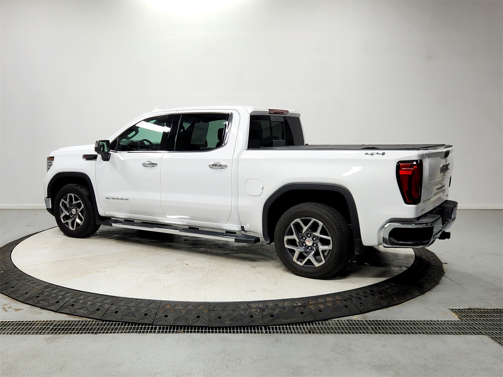 2022 Gmc Sierra 1500 SLT photo 3