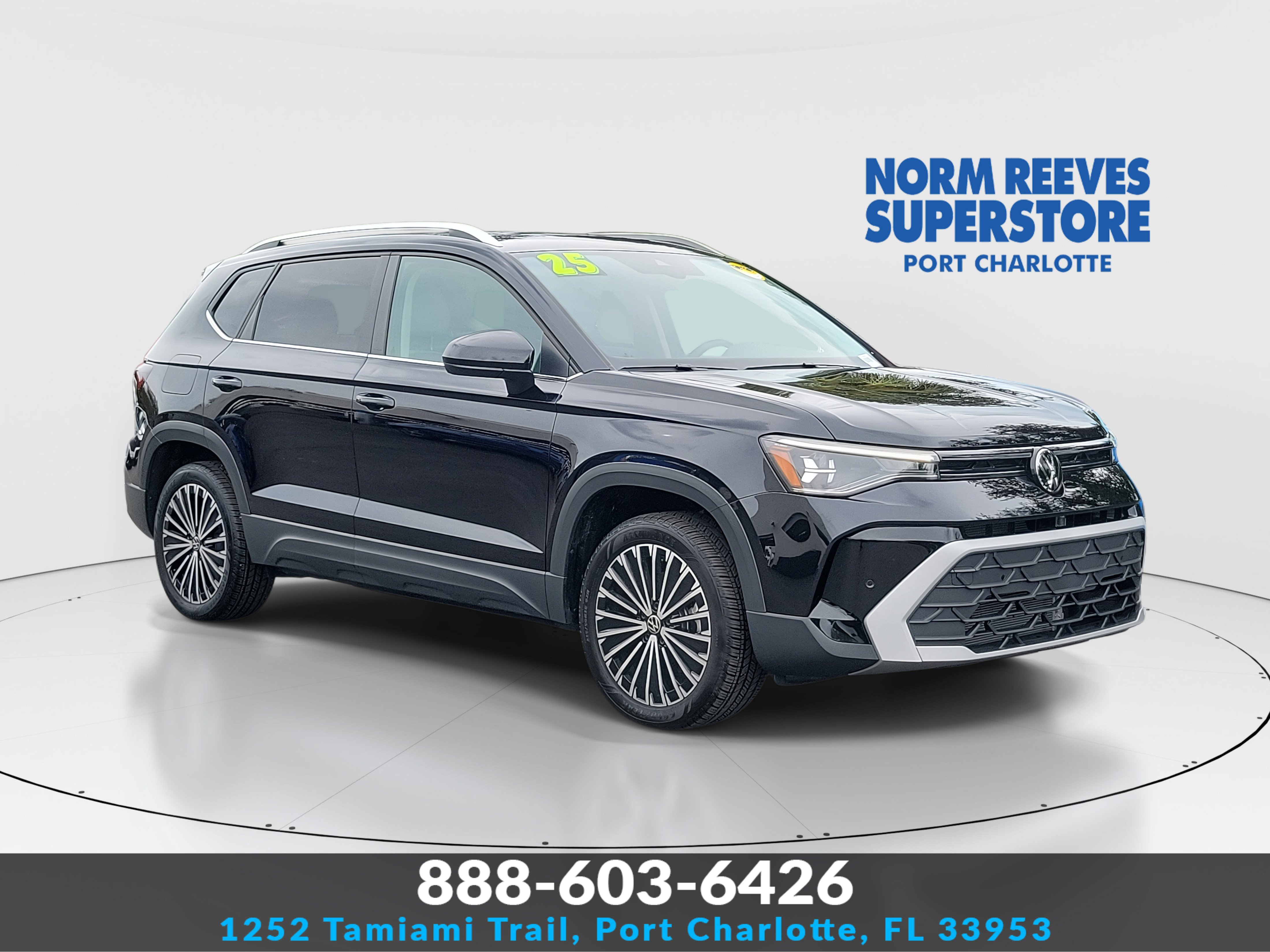 2025 Volkswagen Taos SE's photo