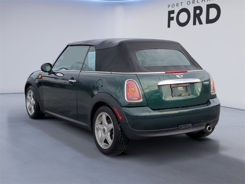 2009 Mini Cooper Base photo 2