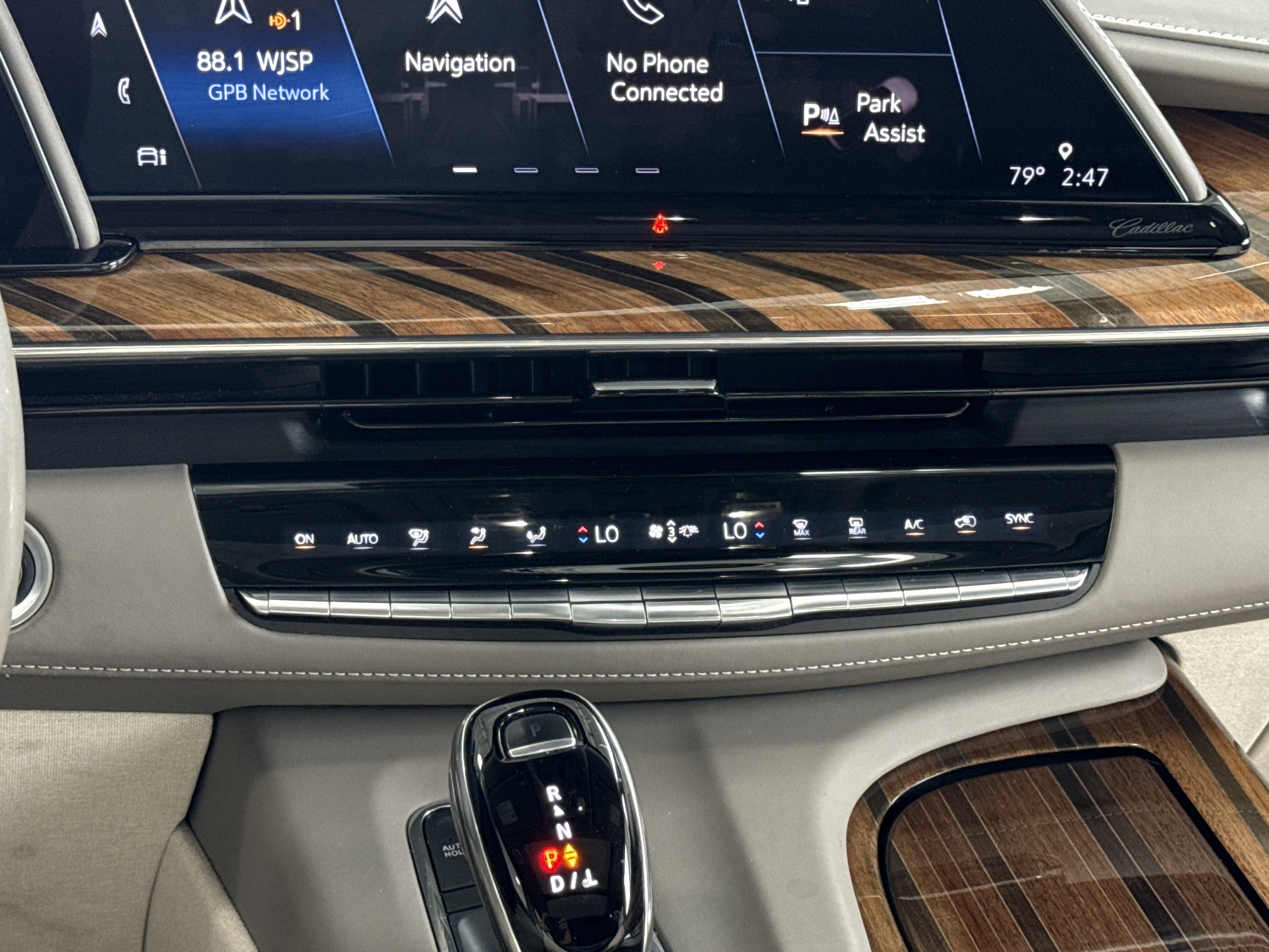 2021 Cadillac Escalade Premium Luxury Platinum photo 3