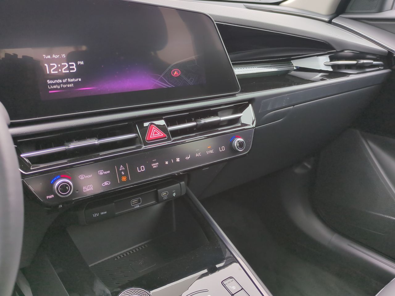 2025 Kia Niro Plug-In Hybrid EX photo 10