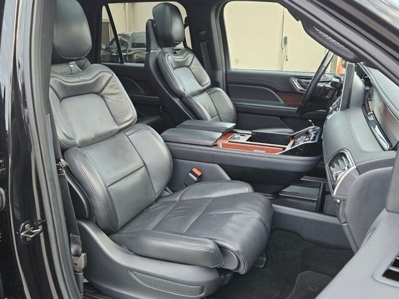 2023 Lincoln Navigator Reserve photo 17