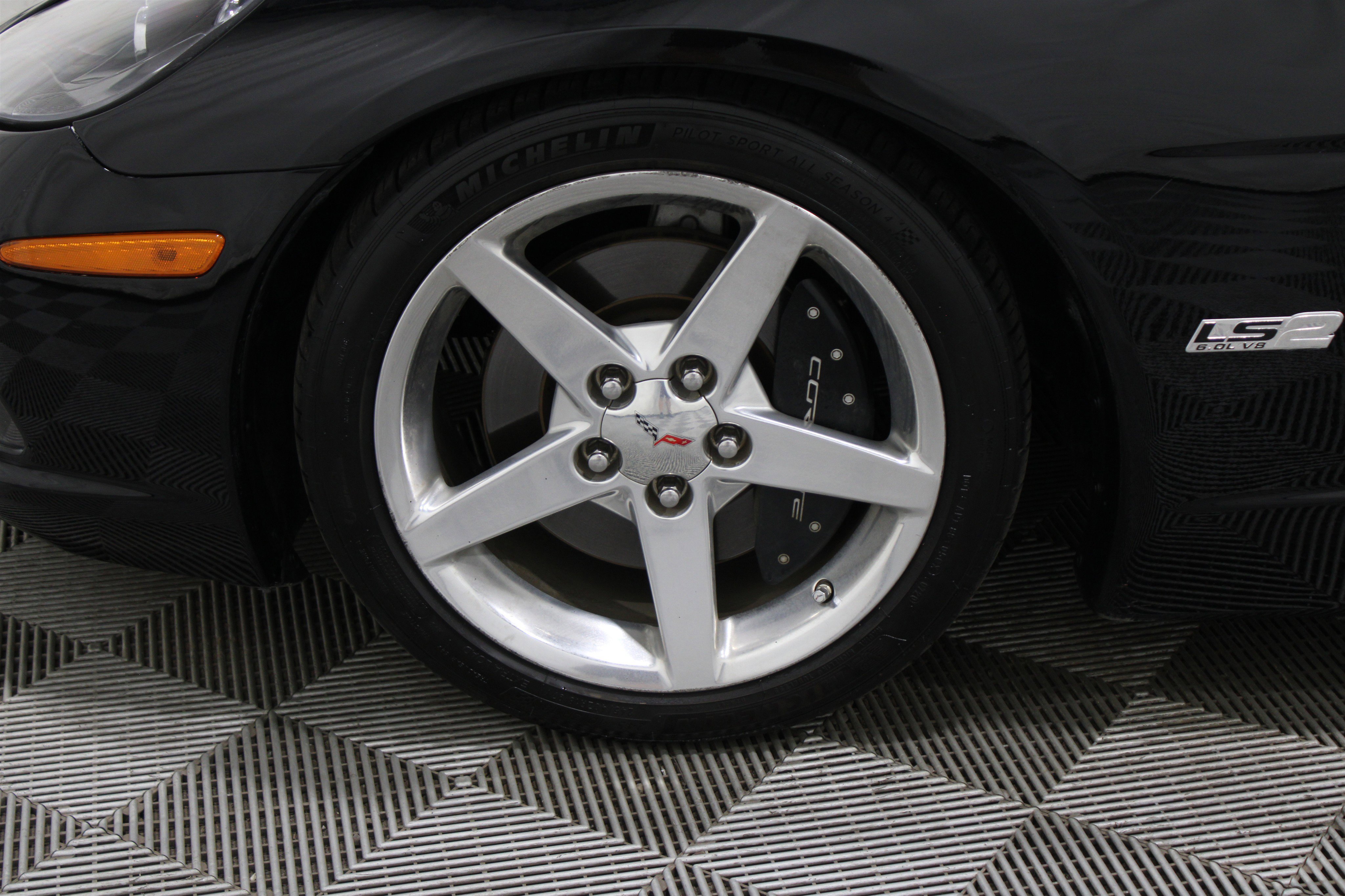 2005 Chevrolet Corvette Base photo 10