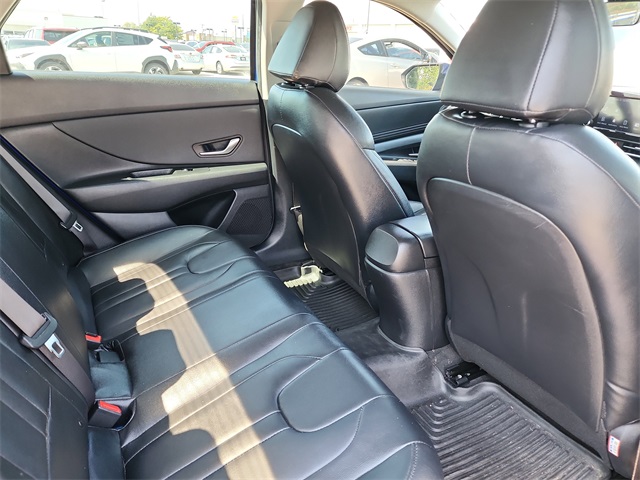 2022 Hyundai Elantra SEL Convenience photo 18