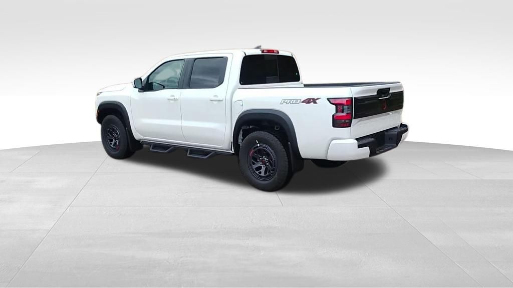 2025 Nissan Frontier PRO-4X photo 3