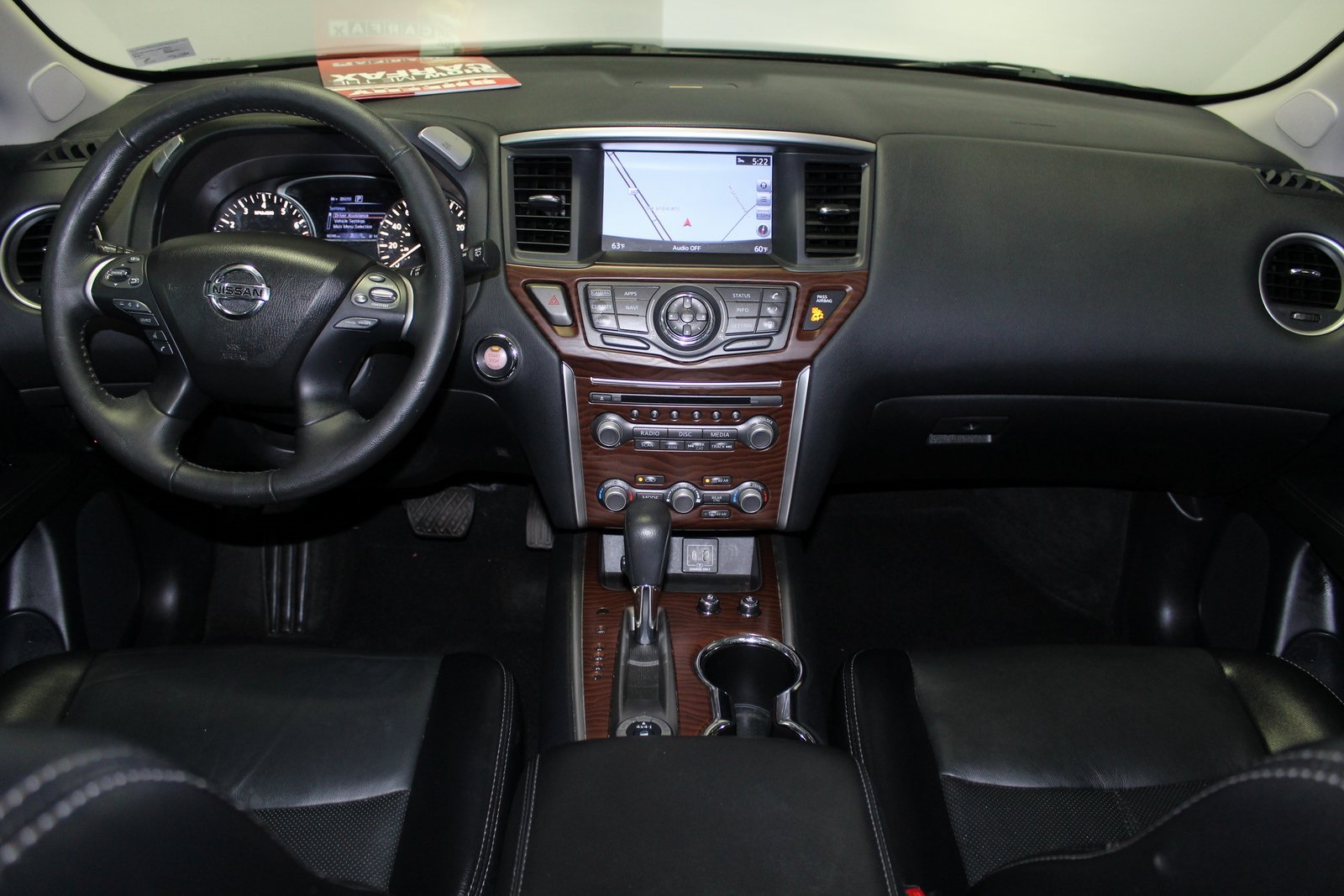 2020 Nissan Pathfinder Platinum photo 3