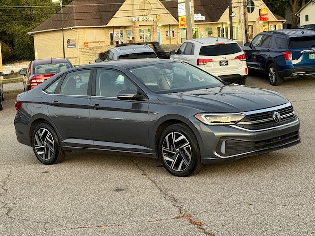 2023 Volkswagen Jetta 1.5T SEL photo 3
