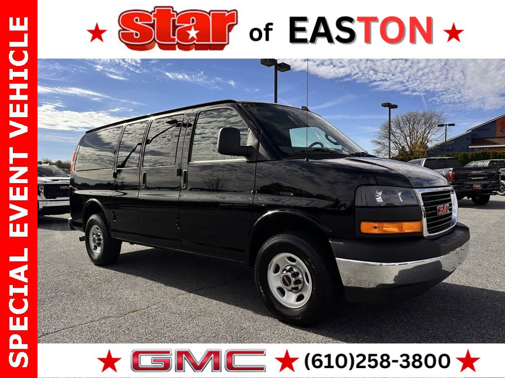 2025 GMC Savana Passenger LT's photo