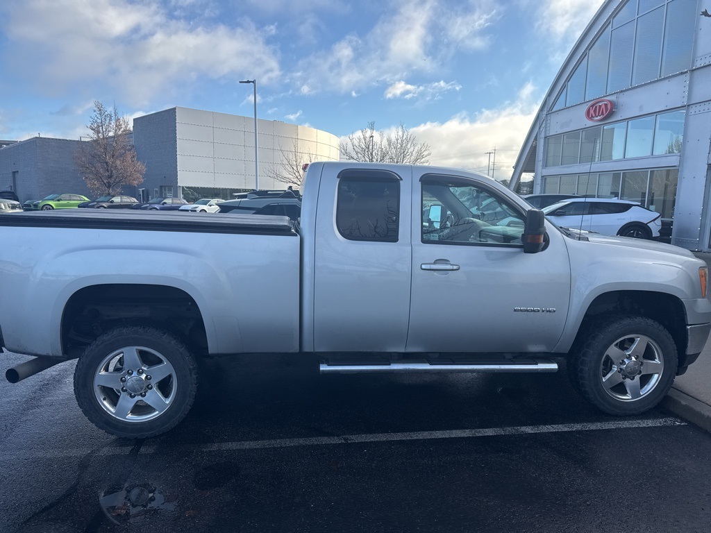 2011 Gmc Sierra 2500 HD SLT photo 2