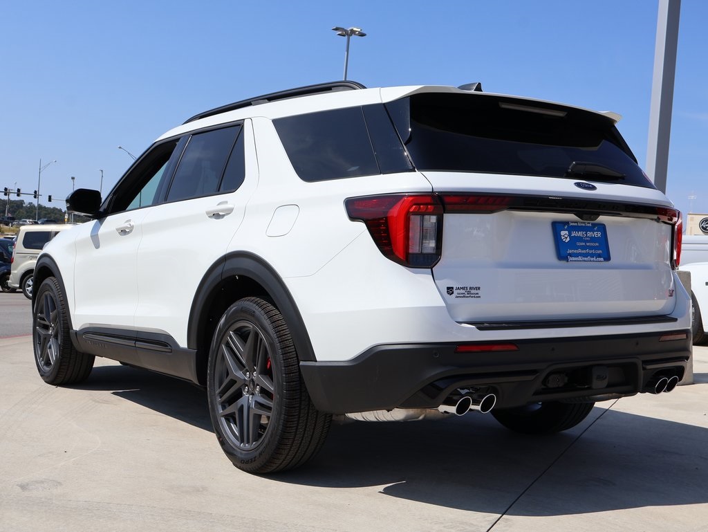 2025 Ford Explorer ST photo 3