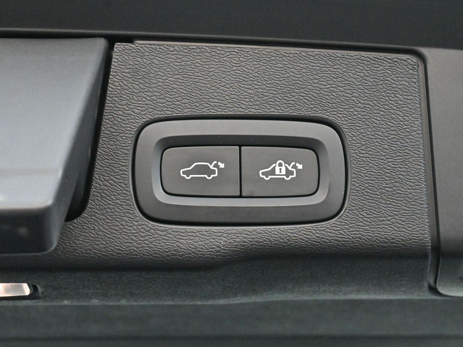 2024 Volvo XC60 Plus photo 10
