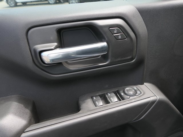 2025 Chevrolet Silverado 1500 Custom photo 14