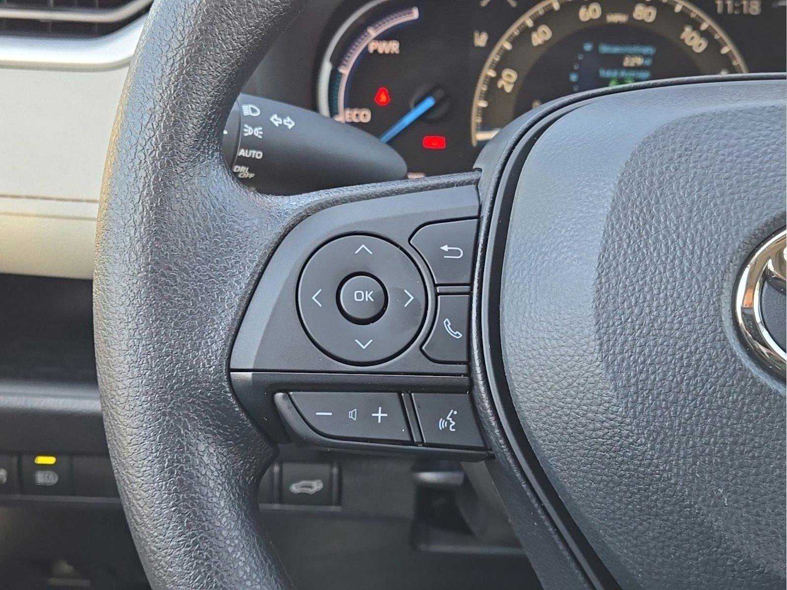 2025 Toyota RAV4 Hybrid XLE photo 19