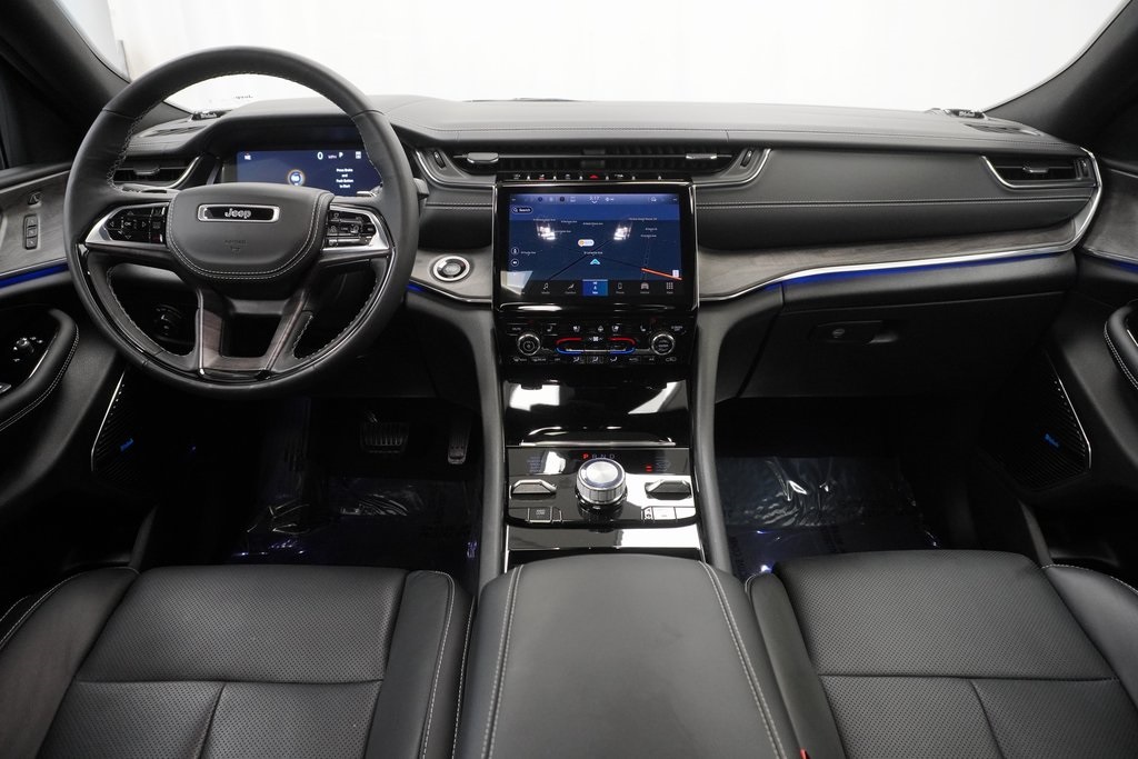 2024 Jeep Grand Cherokee Overland photo 18
