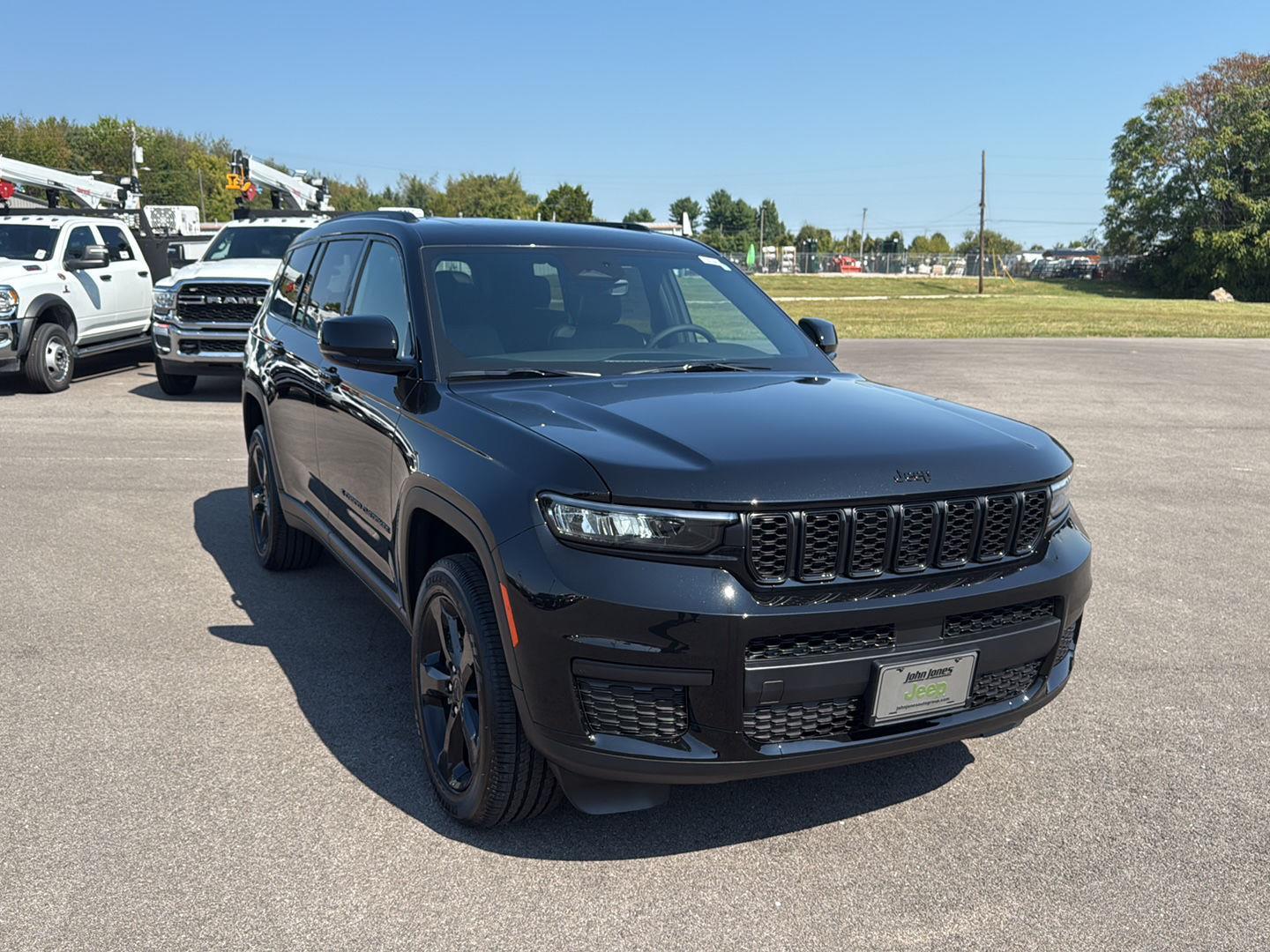 2025 Jeep Grand Cherokee Altitude X photo 2