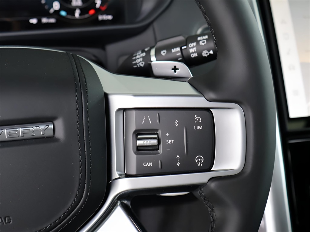 2025 Land Rover Discovery Metropolitan Edition photo 27