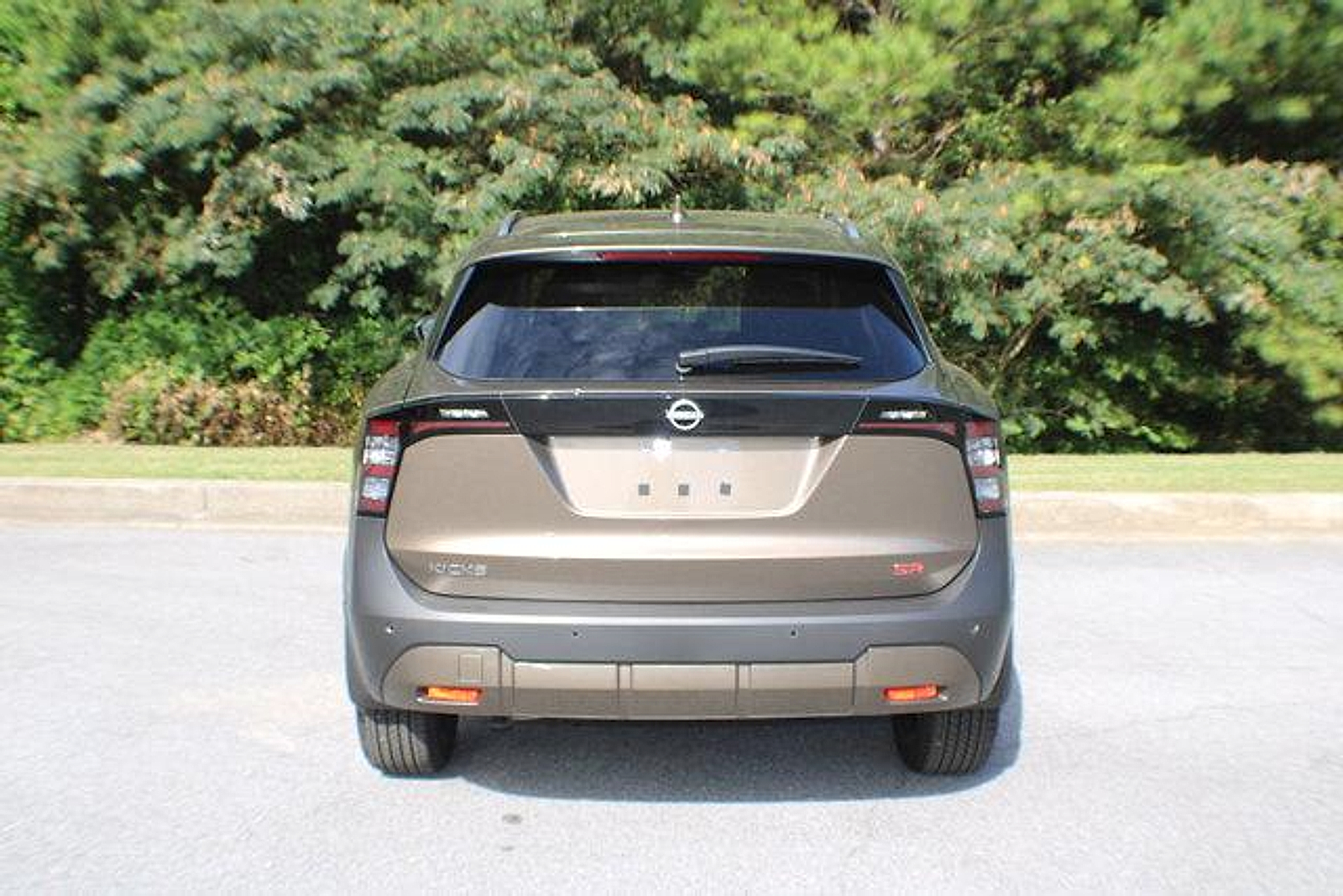 2025 Nissan Kicks SR photo 8