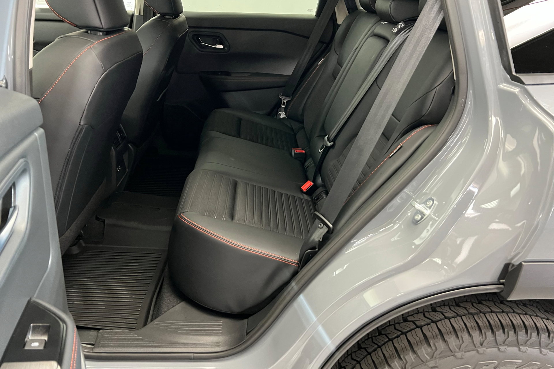 2026 Nissan Rogue SV photo 21