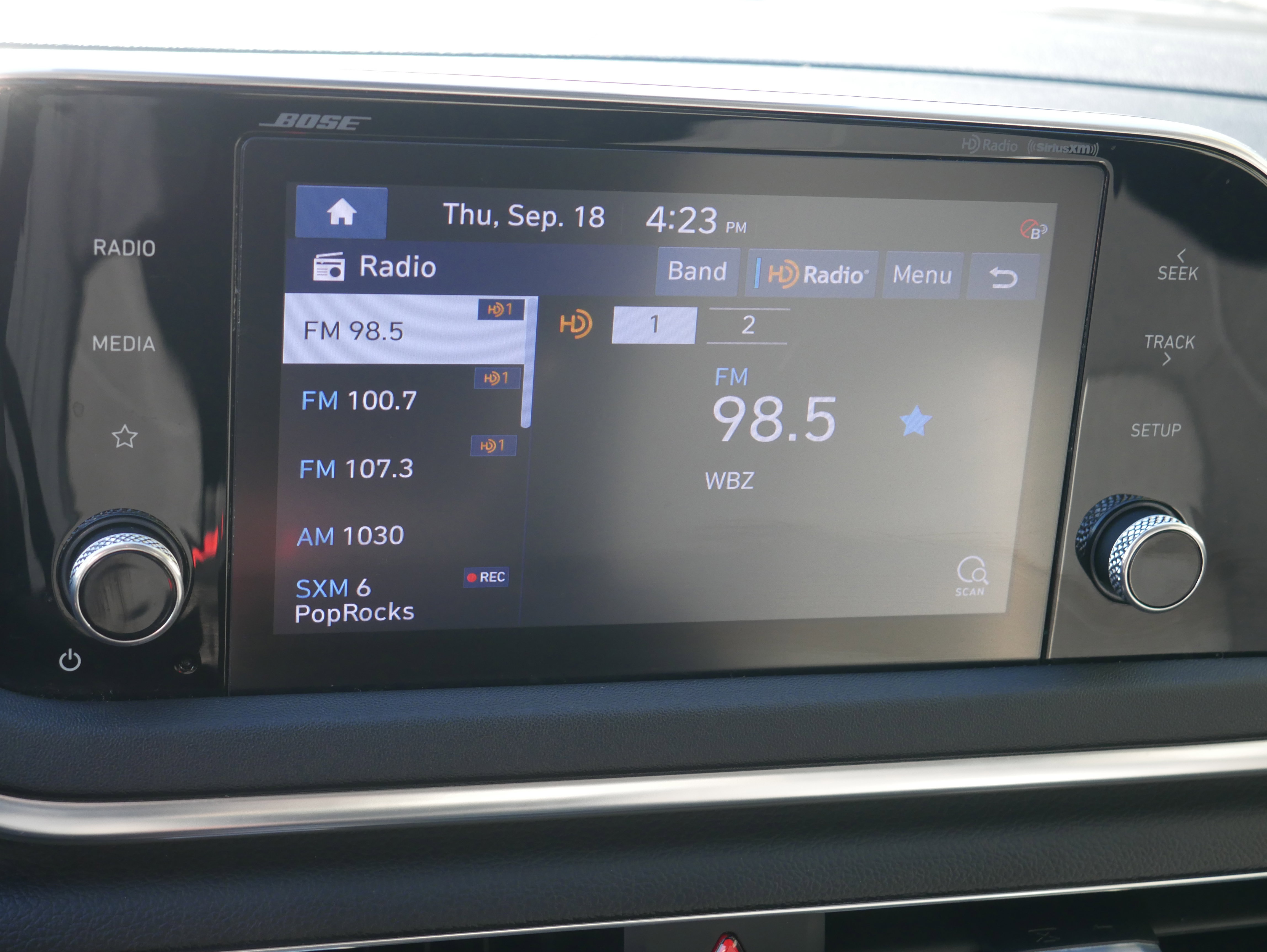 2022 Hyundai Sonata Hybrid SEL photo 3