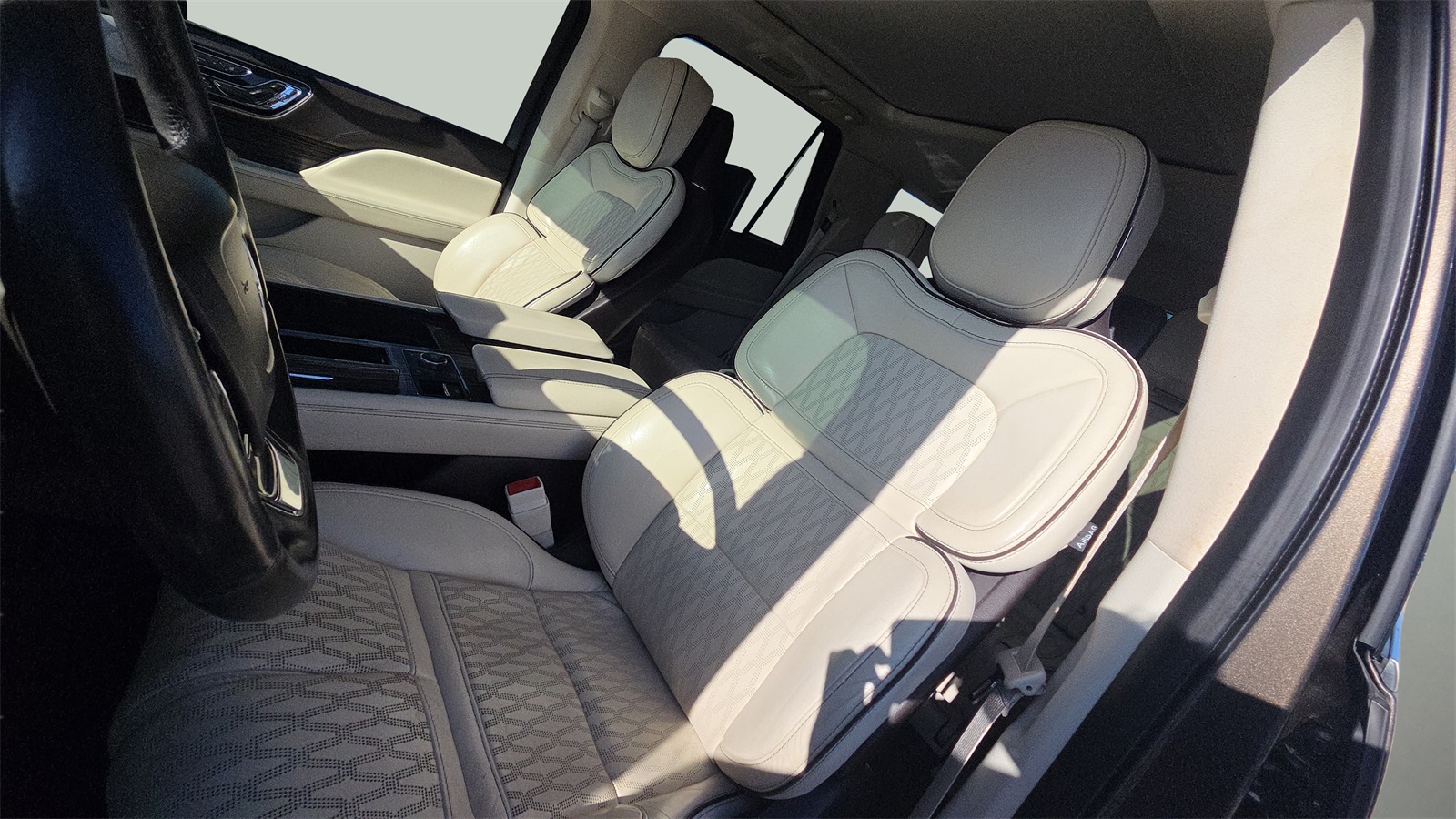 2019 Lincoln Navigator Black Label photo 29